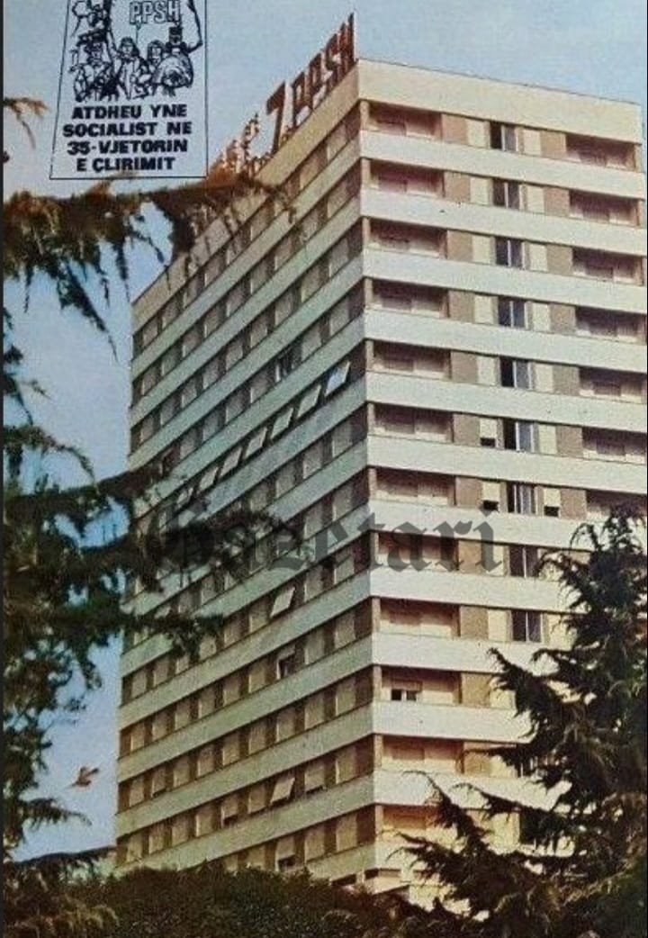 8. Hotel Tirana i sapo inaguruar, fotografuar nga një kënd tjetër.
